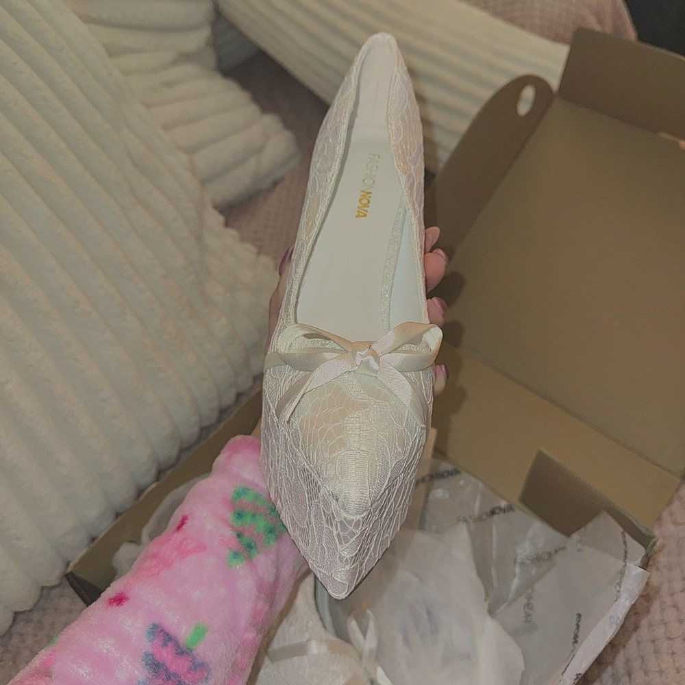 “You matter most” Elegant White Platform Lace Heels - Picture 6 of 11